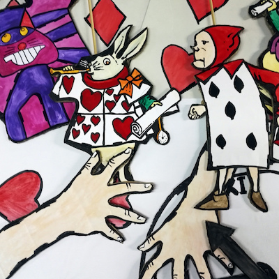 Aos papéis Aos papéis