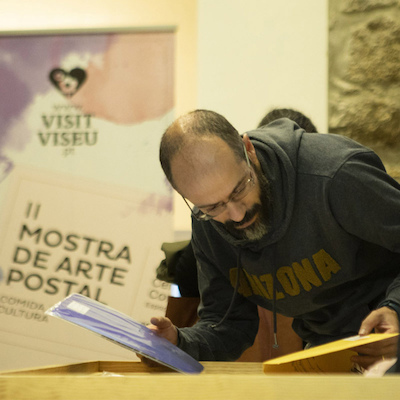 À MESA COM... QUINTA DA CRUZ - FOOD, WINE & CULTURE / II Convocatória Internacional de Arte Correio À MESA COM... QUINTA DA CRUZ - FOOD, WINE & CULTURE / II Convocatória Internacional de Arte Correio