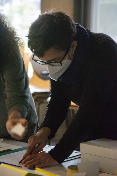 Teatro em Miniatura - Lambe Lambe Teatro em Miniatura - Lambe Lambe