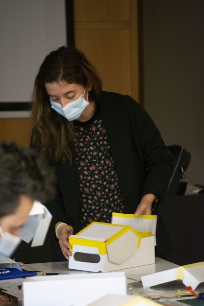 Miniature Theater - Lambe Lambe Miniature Theater - Lambe Lambe