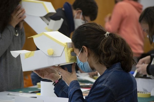 Teatro em Miniatura - Lambe Lambe Teatro em Miniatura - Lambe Lambe