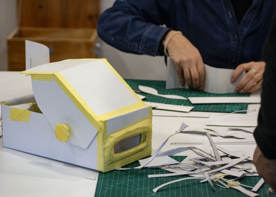 Miniature Theater - Lambe Lambe Miniature Theater - Lambe Lambe