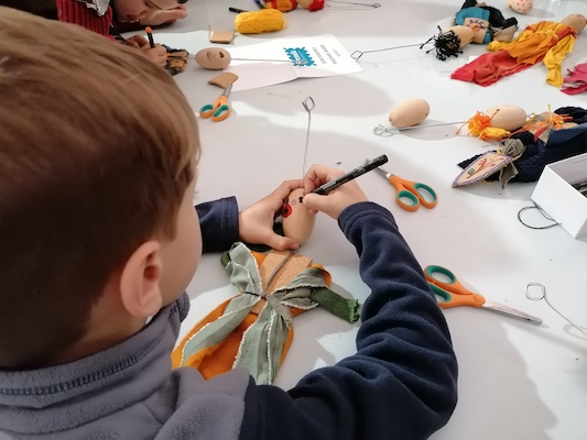 Rod Puppets - Dom Barom and Madame Arame Rod Puppets - Dom Barom and Madame Arame