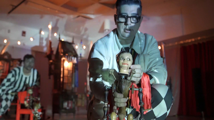 Câmera! Marionetas!… Ação! Câmera! Marionetas!… Ação!